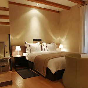 Heritage Kukuriku Hotel